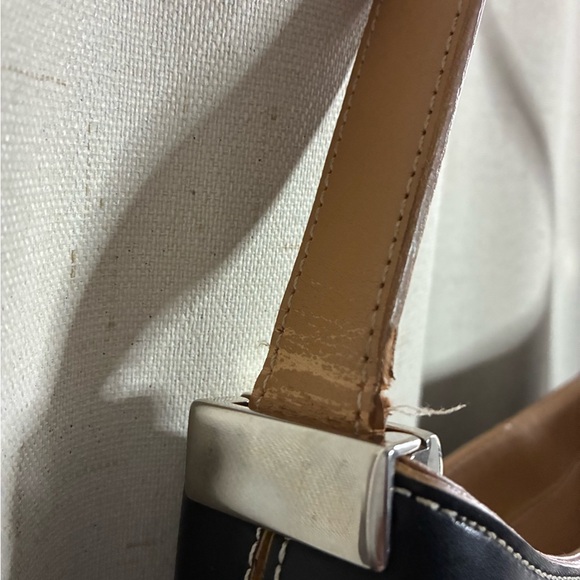 Tod’s Black Leather Shoulder Bag Adjustable Strap Tan Trim Italy - Picture 11 of 11